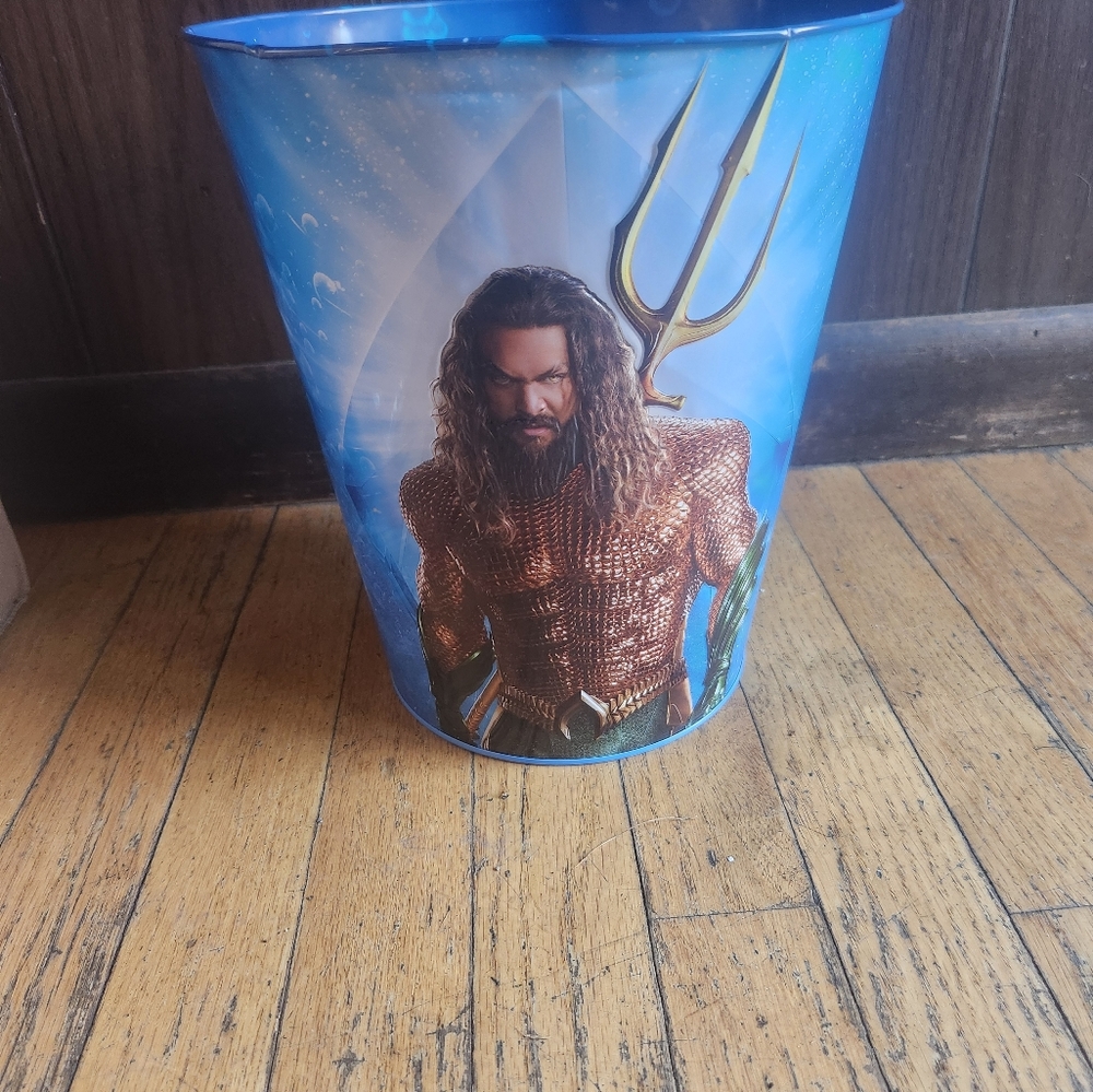 DC Aquaman and the lost Kingdom bucket
